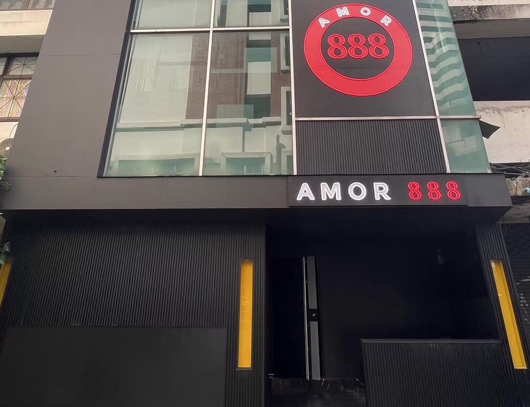 AMOR 888 건물 외관 안내